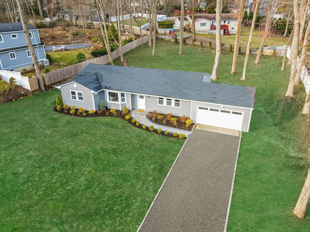 Unit for sale at 48 Oak Street, Smithtown, NY 11787