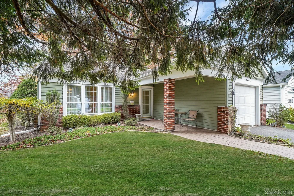 Unit for sale at 202 Belfast Lane, Brookhaven, NY 11961