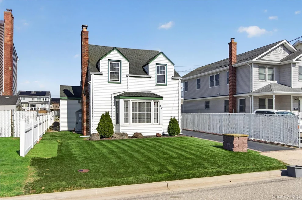 Unit for sale at 69 Forest Avenue, Oyster Bay, NY 11758