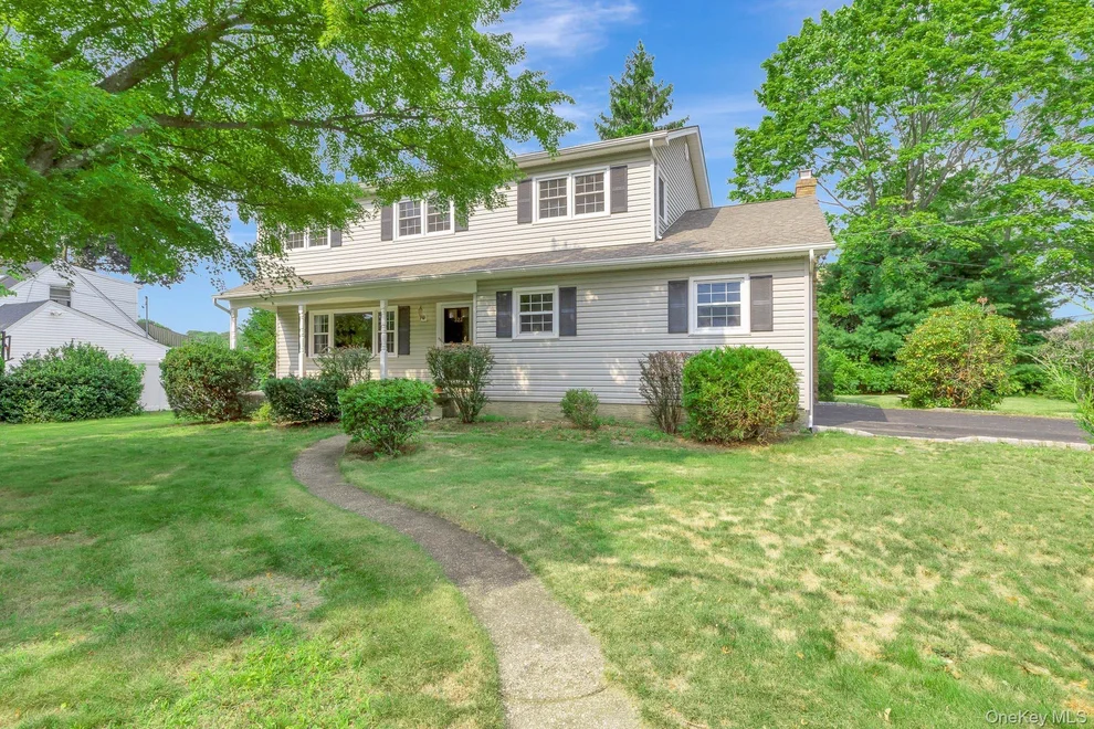 Unit for sale at 322 2nd Avenue, Smithtown, NY 11780