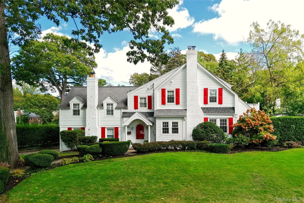 Unit for sale at 60 Thayer Road, North Hempstead, NY 11030