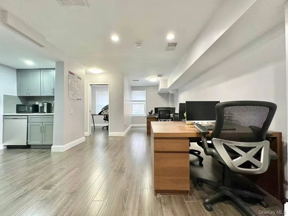 Unit for sale at 10 Old Mamaroneck Road, White Plains, NY 10605