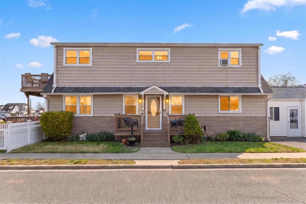 Unit for sale at 228 W Riviera Drive, Babylon, NY 11757