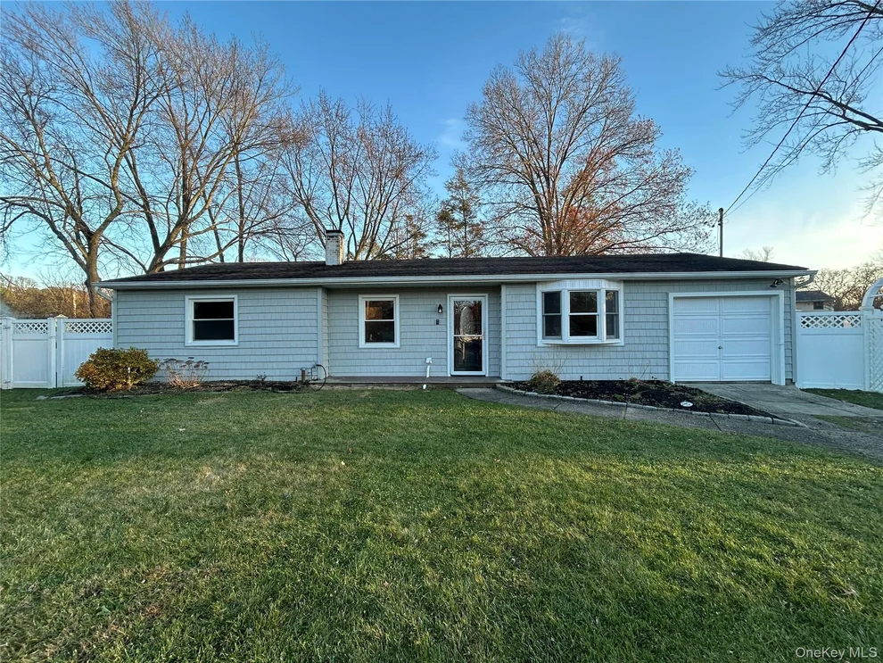 Unit for sale at 7 Heather Court, Brookhaven, NY 11720