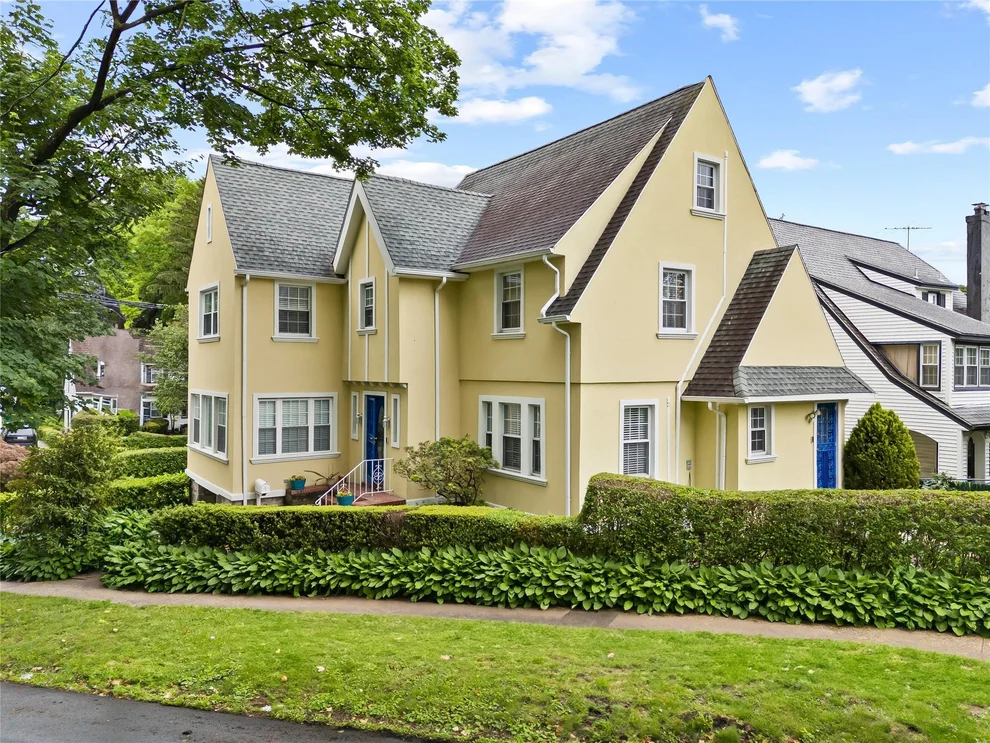 Unit for sale at 52 Esplanade, Mount Vernon, NY 10553