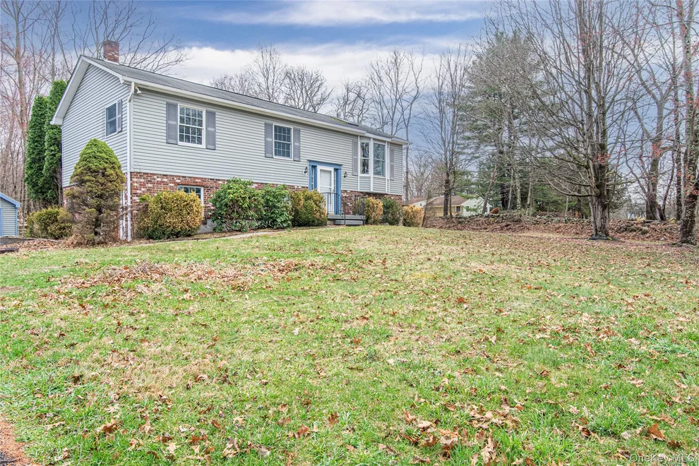 Unit for sale at 616 N Elting Corners Road, Lloyd, NY 12528