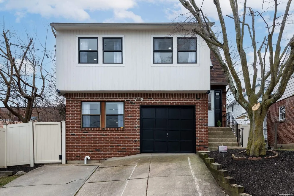 Unit for sale at 5 Jackson Street, North Hempstead, NY 11050