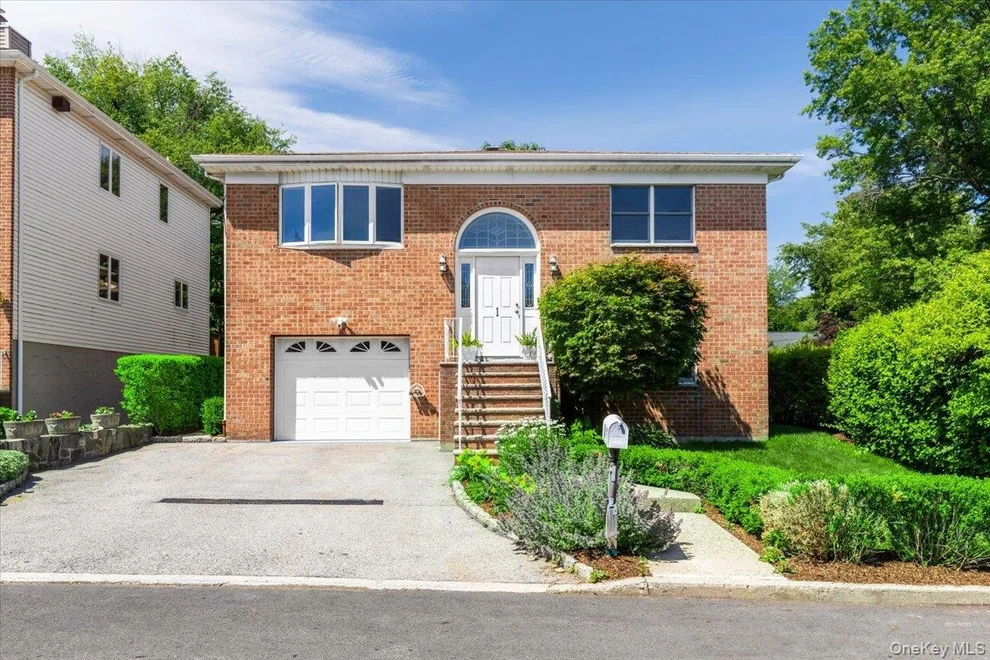 Unit for sale at 1 Bronxville Lane, Yonkers, NY 10708