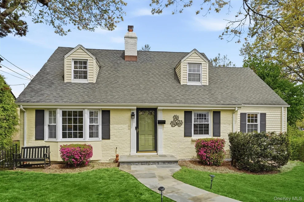 Unit for sale at 325 Frank Avenue, Mamaroneck, NY 10543