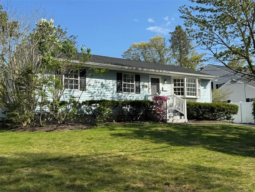 Unit for sale at 29 Lakeview Drive, Southampton, NY 11901