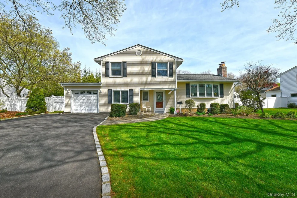 Unit for sale at 7 Gaston Street, Huntington, NY 11747