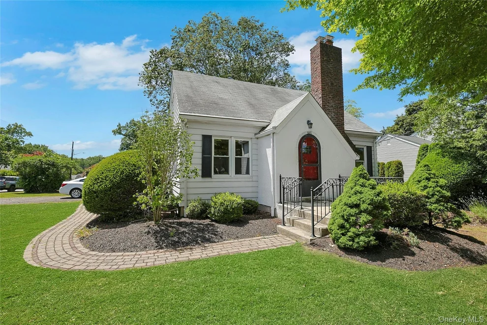 Unit for sale at 333 S Middletown Road, Clarkstown, NY 10954