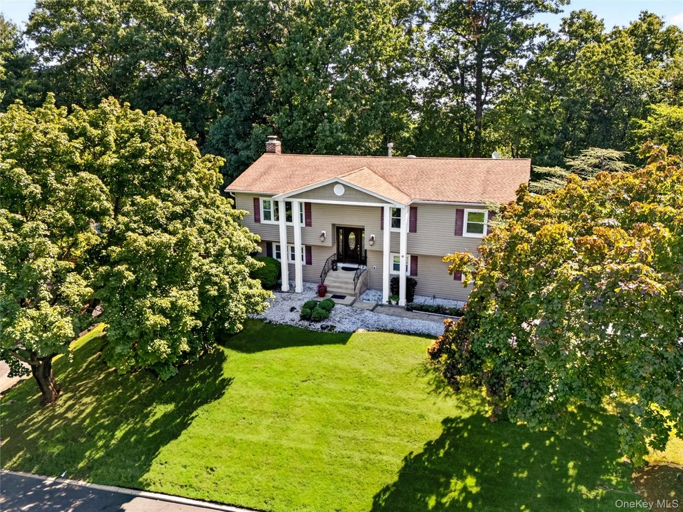Unit for sale at 4 Rockridge Drive, Haverstraw, NY 10984