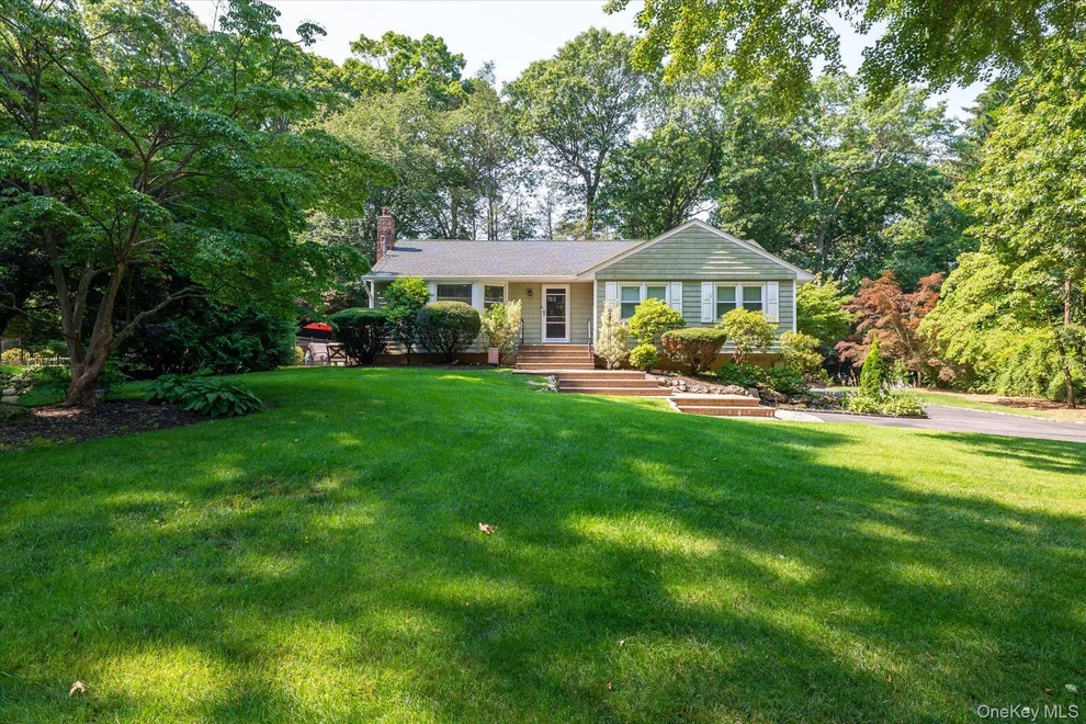 Unit for sale at 2 Meadowlark Lane, Huntington, NY 11743