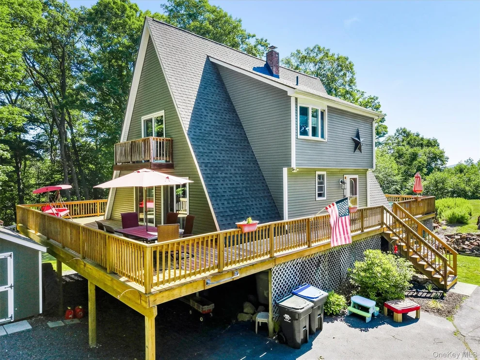 Unit for sale at 17 Hilltop Avenue, Newburgh (Town), NY 12550