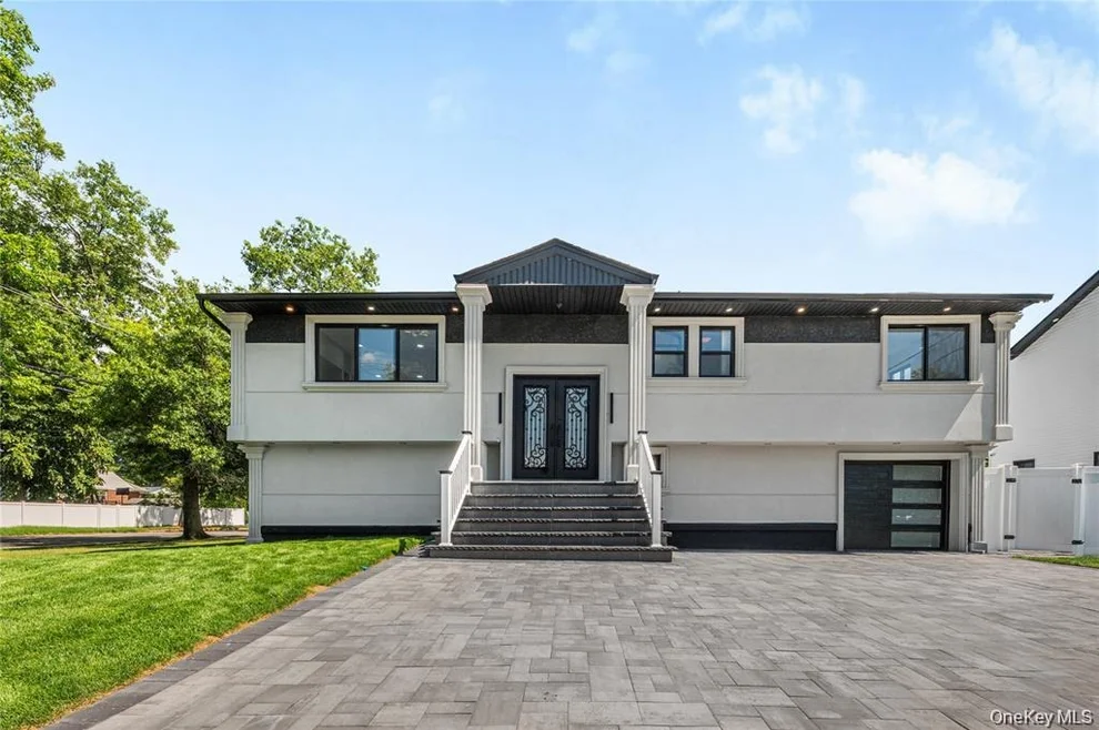 Unit for sale at 274 Central Park Road, Oyster Bay, NY 11803