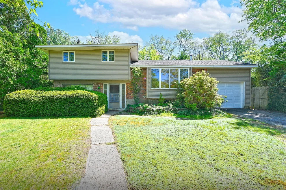 Unit for sale at 1 Tamarack Street, Huntington, NY 11731