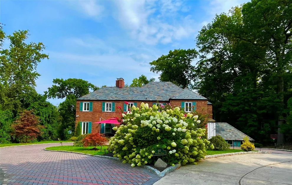 Unit for sale at 90 Old Pond Road, North Hempstead, NY 11023