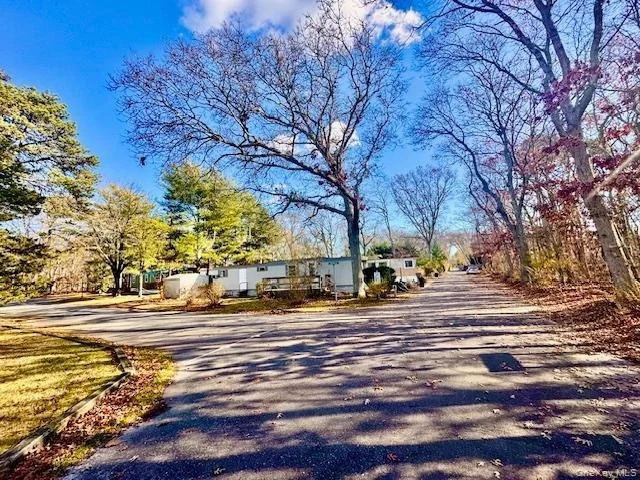 Unit for sale at 620 Montauk Highway, Southampton, NY 11791