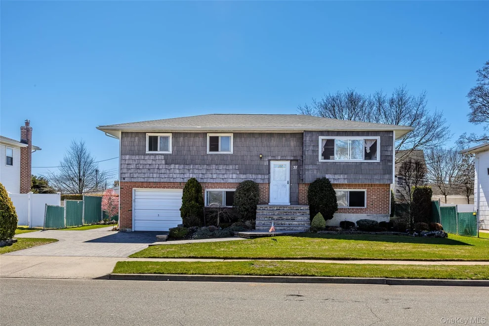 Unit for sale at 37 Evergreen Avenue, Oyster Bay, NY 11714