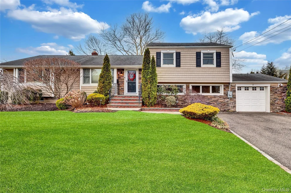 Unit for sale at 18 Frost Lane, Huntington, NY 11740