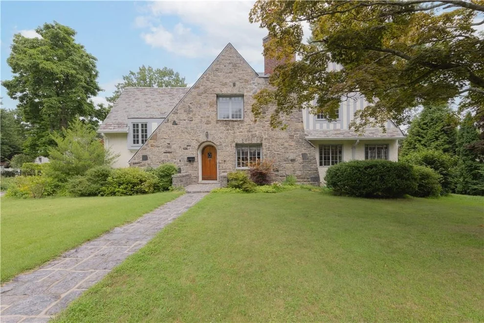 Unit for sale at 25 Eastfield Road, Mount Vernon, NY 10552