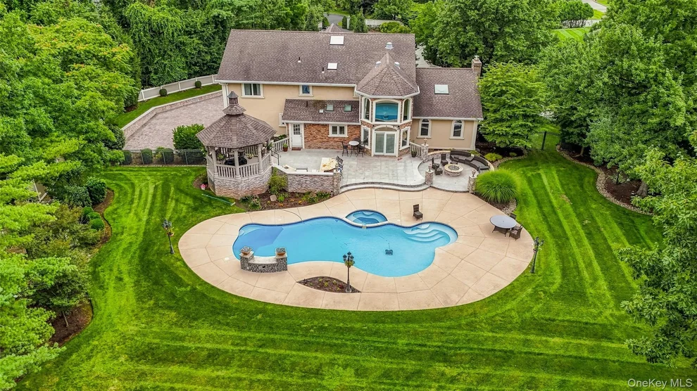 Unit for sale at 10 Deforest Court, Clarkstown, NY 10994