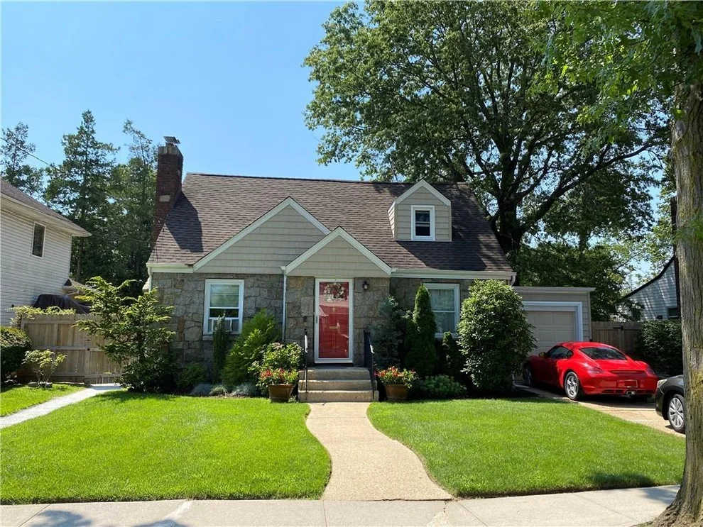 Unit for sale at 77 Brunswick Avenue, North Hempstead, NY 11596