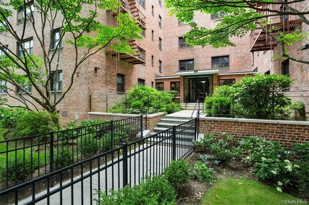 Unit for sale at 51 White Oak, New Rochelle, NY 10801