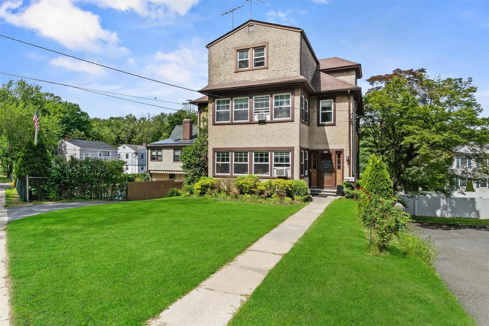 Unit for sale at 107 Underhill Avenue, Harrison, NY 10604