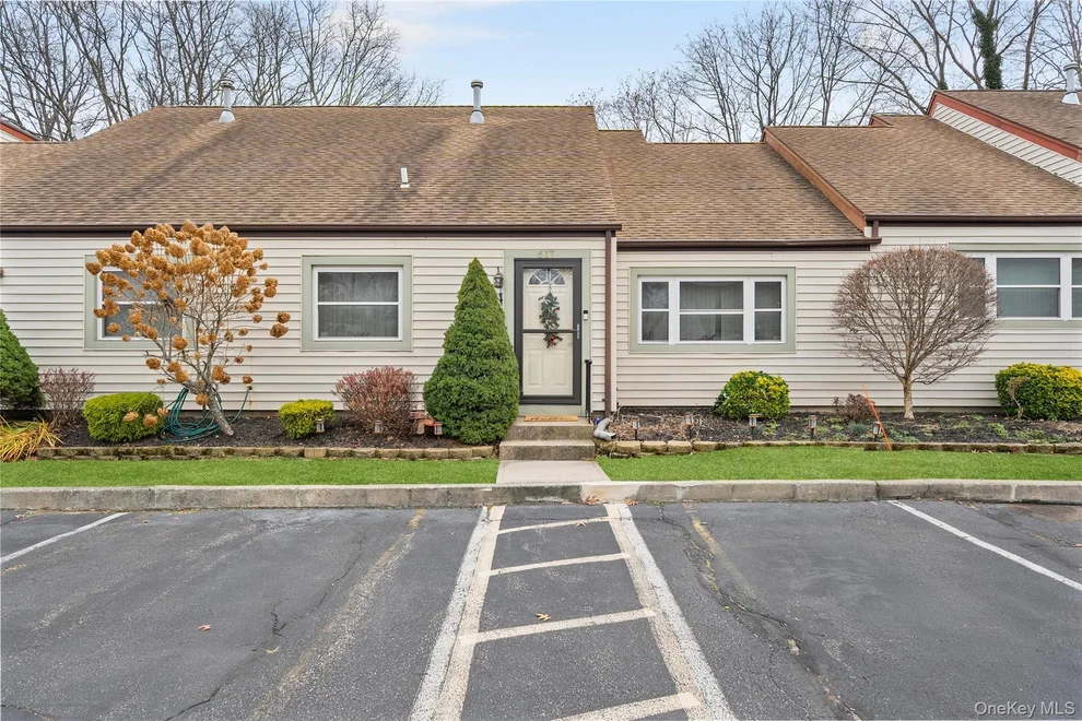 Unit for sale at 617 Lake Court, Brookhaven, NY 11953