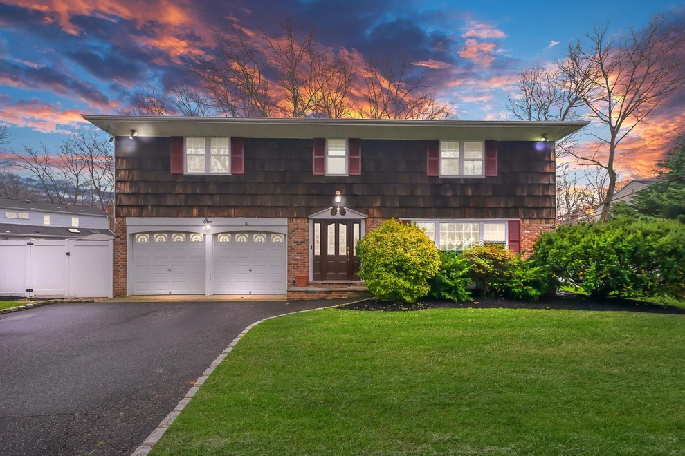 Unit for sale at 1 Kent Place, Smithtown, NY 11787