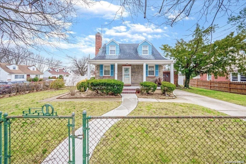 Unit for sale at 589 Pinebrook Avenue, Hempstead, NY 11552