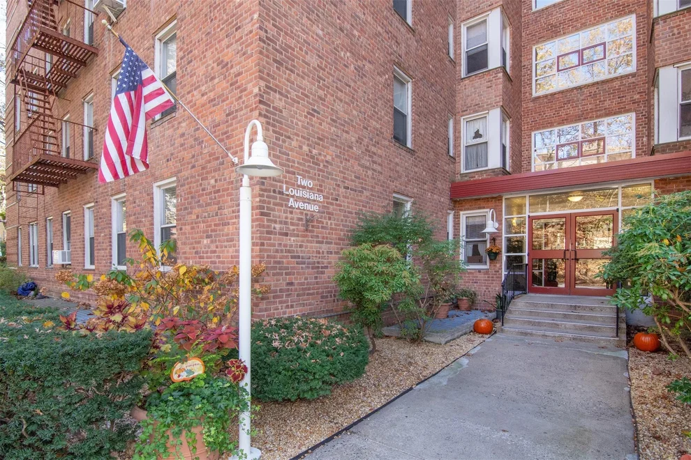 Unit for sale at 2 Louisiana Avenue, Yonkers, NY 10708