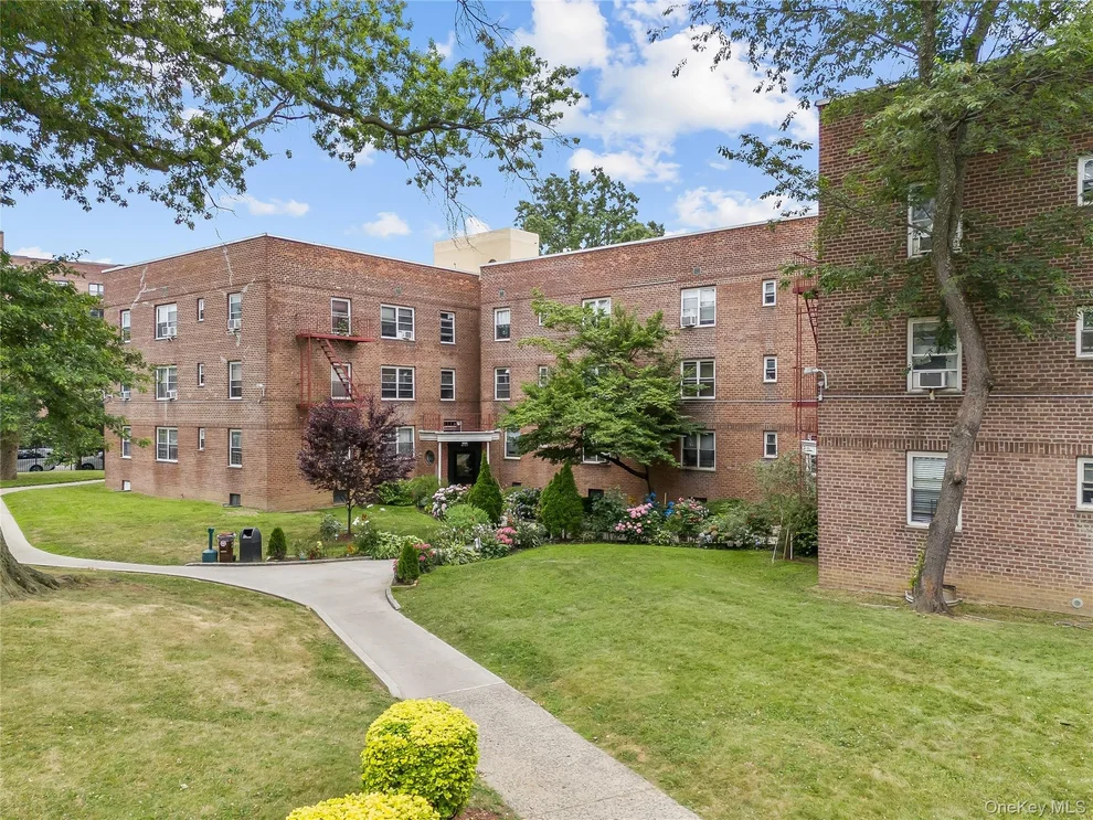 Unit for sale at 147-25 38th Ave, New York, NY 11354