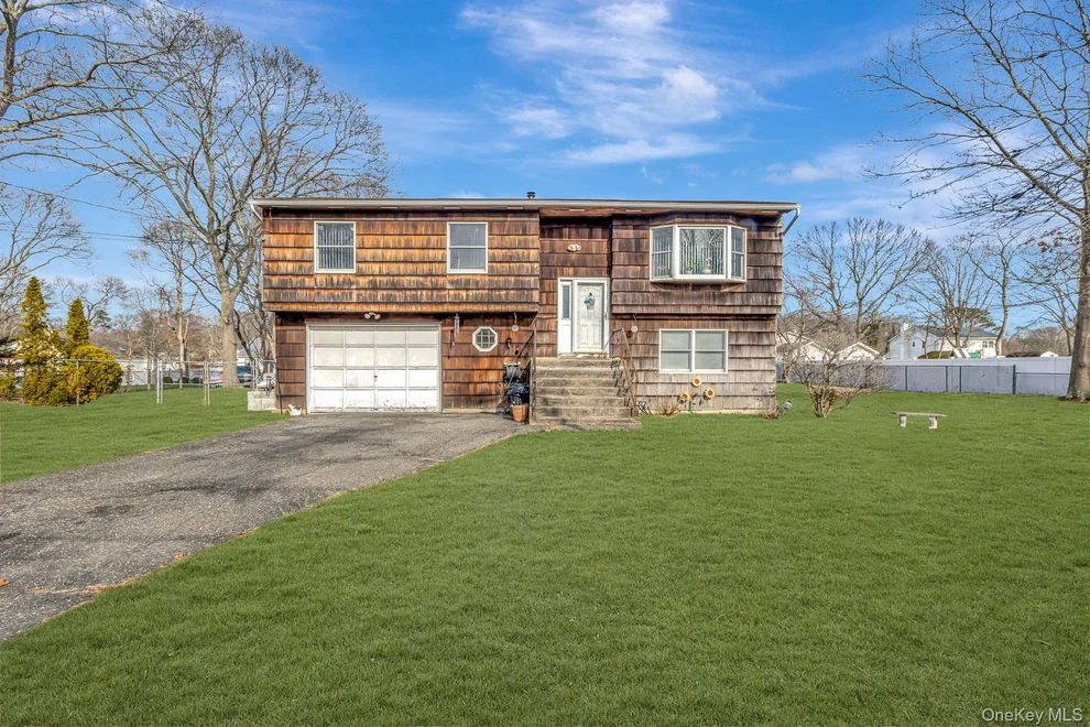 Unit for sale at 191 Hawthorne Street, Brookhaven, NY 11950
