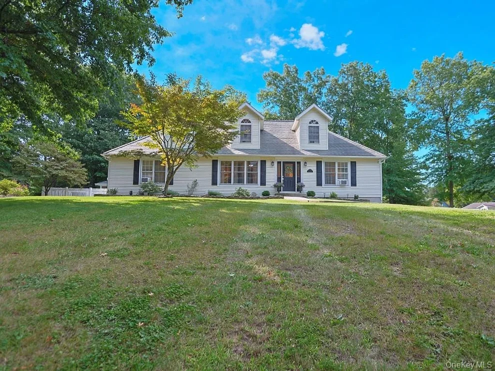 Unit for sale at 2 Panther Lane, Shawangunk, NY 12589