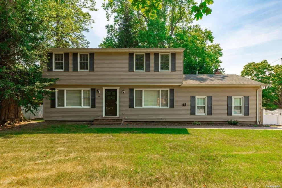 Unit for sale at 14 Elsmere Avenue, Islip, NY 11769