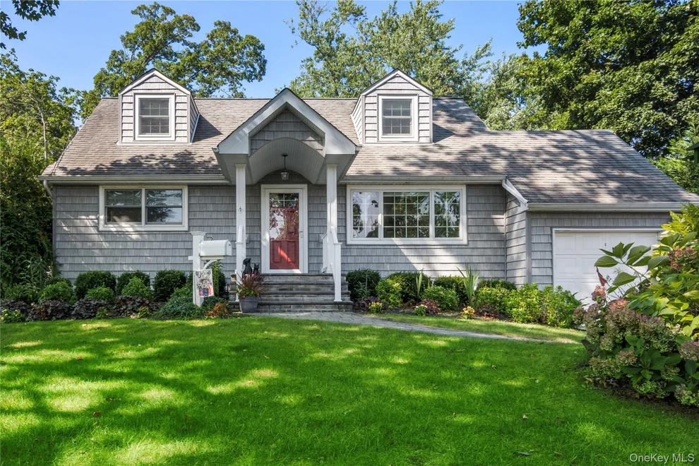 Unit for sale at 5 Norma Lane, Smithtown, NY 11754