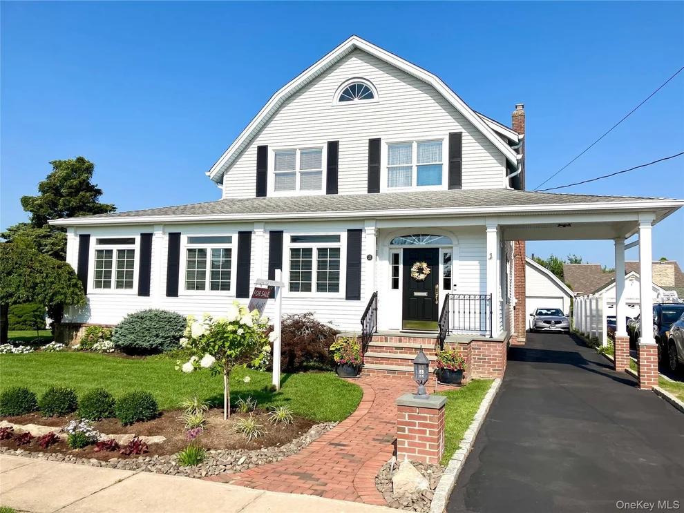Unit for sale at 33 S Bay Avenue, Babylon, NY 11701