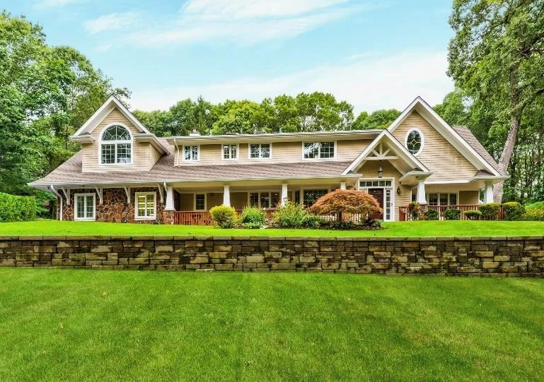 Unit for sale at 8 Ponderosa Drive, Huntington, NY 11747