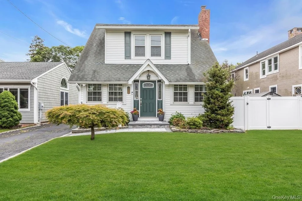 Unit for sale at 77 Rollstone Avenue, Islip, NY 11796