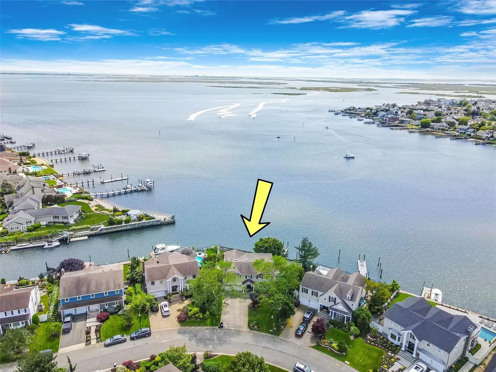 Unit for sale at 298 Bayview Avenue, Oyster Bay, NY 11758