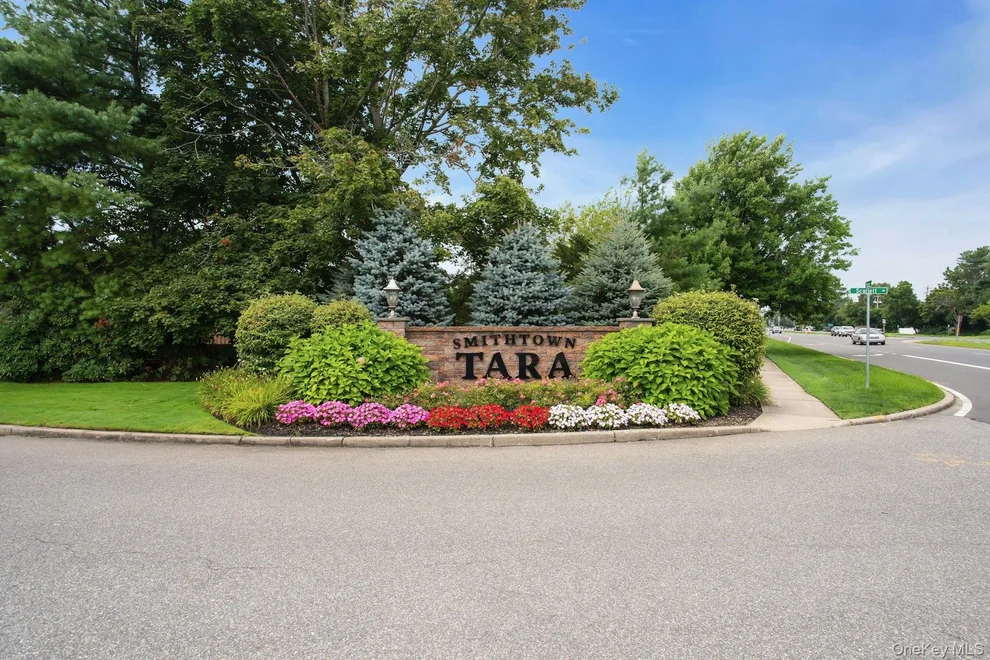 Unit for sale at 121 Scarlett Drive, Smithtown, NY 11725