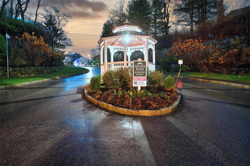 Unit for sale at 113 Winding Ridge Road, Greenburgh, NY 10603