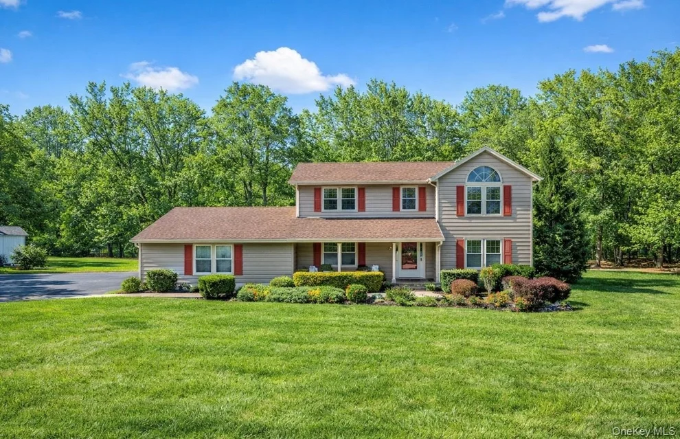 Unit for sale at 29 Deer Brook Drive, New Windsor, NY 12553