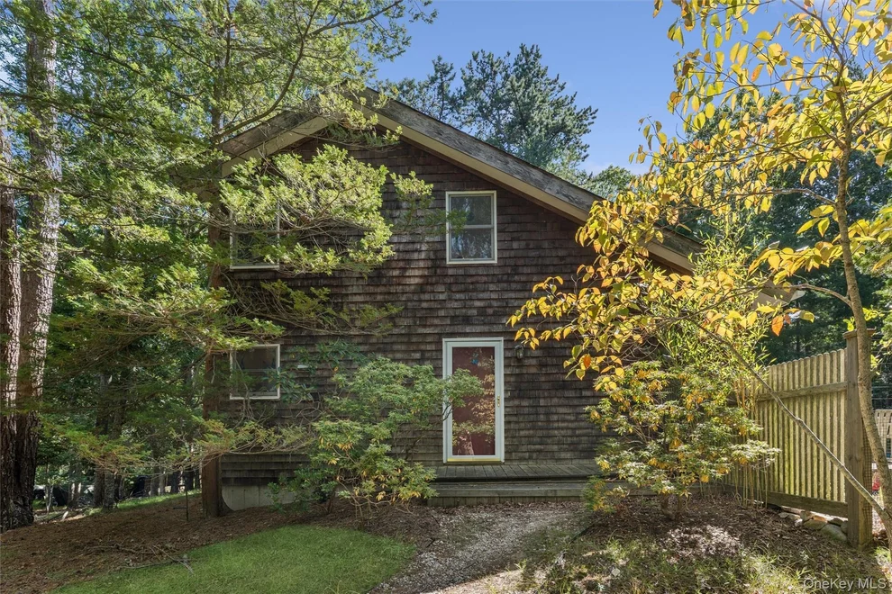 Unit for sale at 9 Tillinghast Place, East Hampton, NY 11937