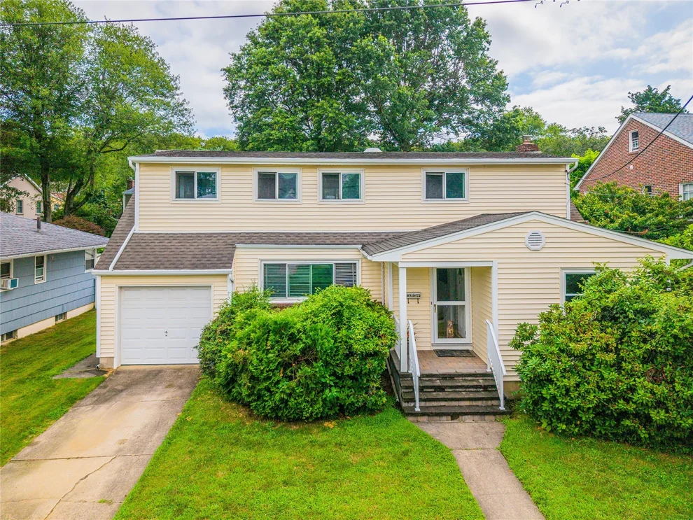 Unit for sale at 60 Jayson Avenue, North Hempstead, NY 11021