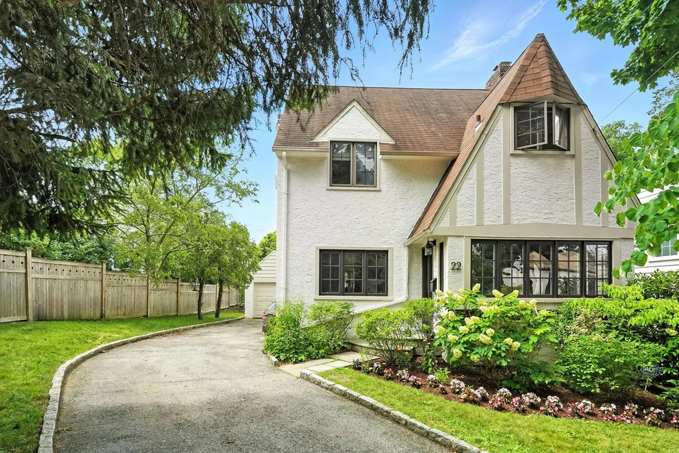 Unit for sale at 22 Cambridge Court, Mamaroneck, NY 10538