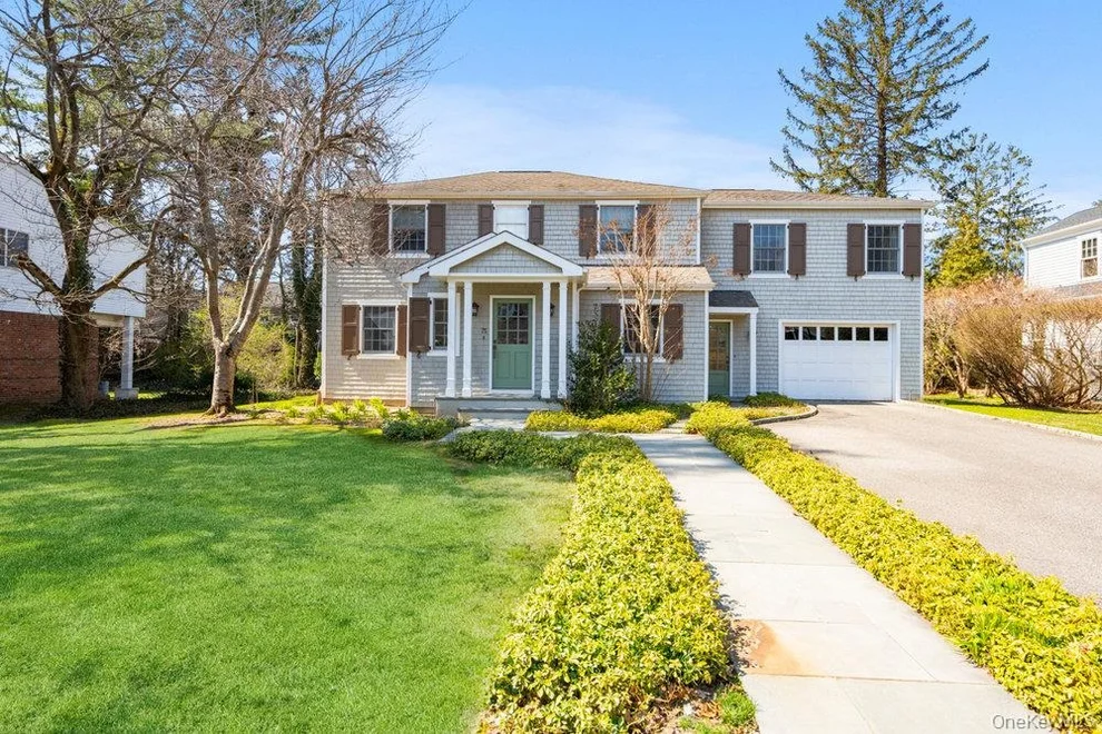 Unit for sale at 75 Oakdale Lane, North Hempstead, NY 11577